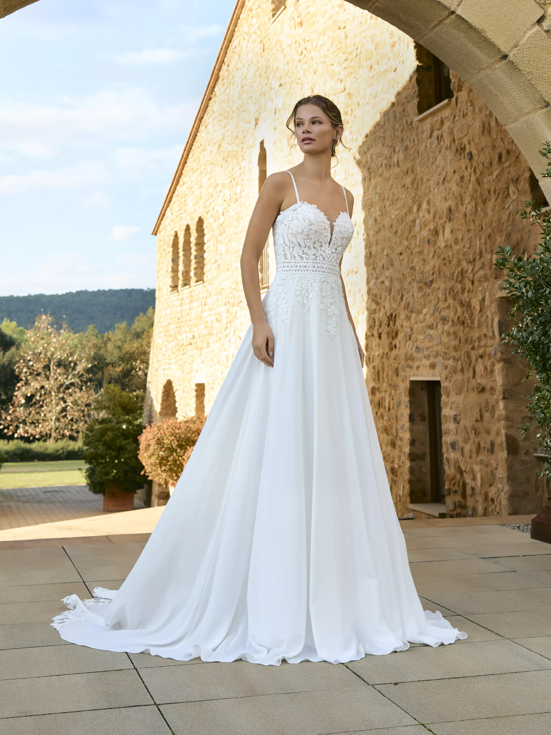 vestido-novia-inhaca-whiteone-encaje-escotecorazón-espaldaenv-sedkanovias1