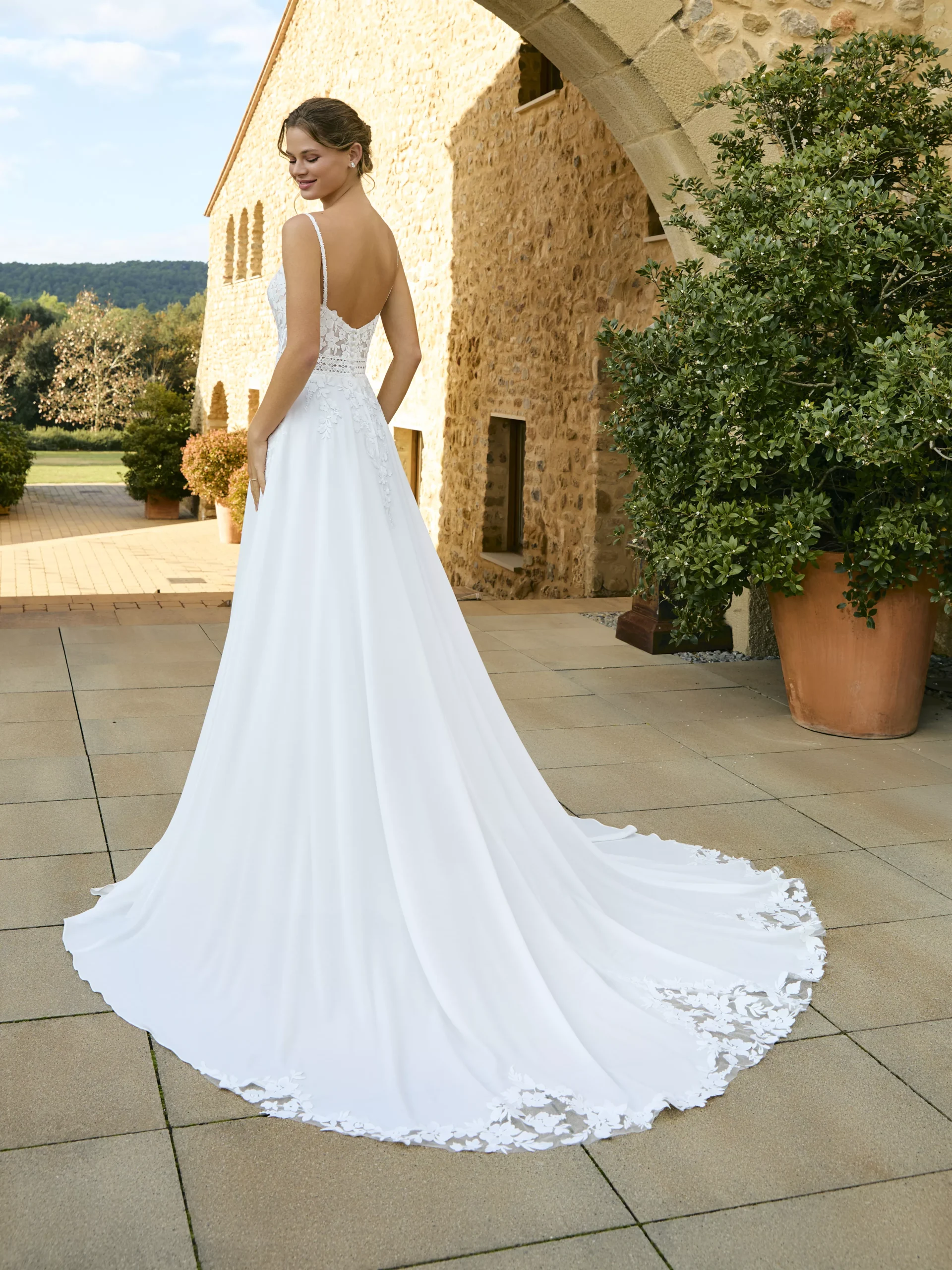 vestido-novia-inhaca-whiteone-encaje-escotecorazón-espaldaenv-sedkanovias2