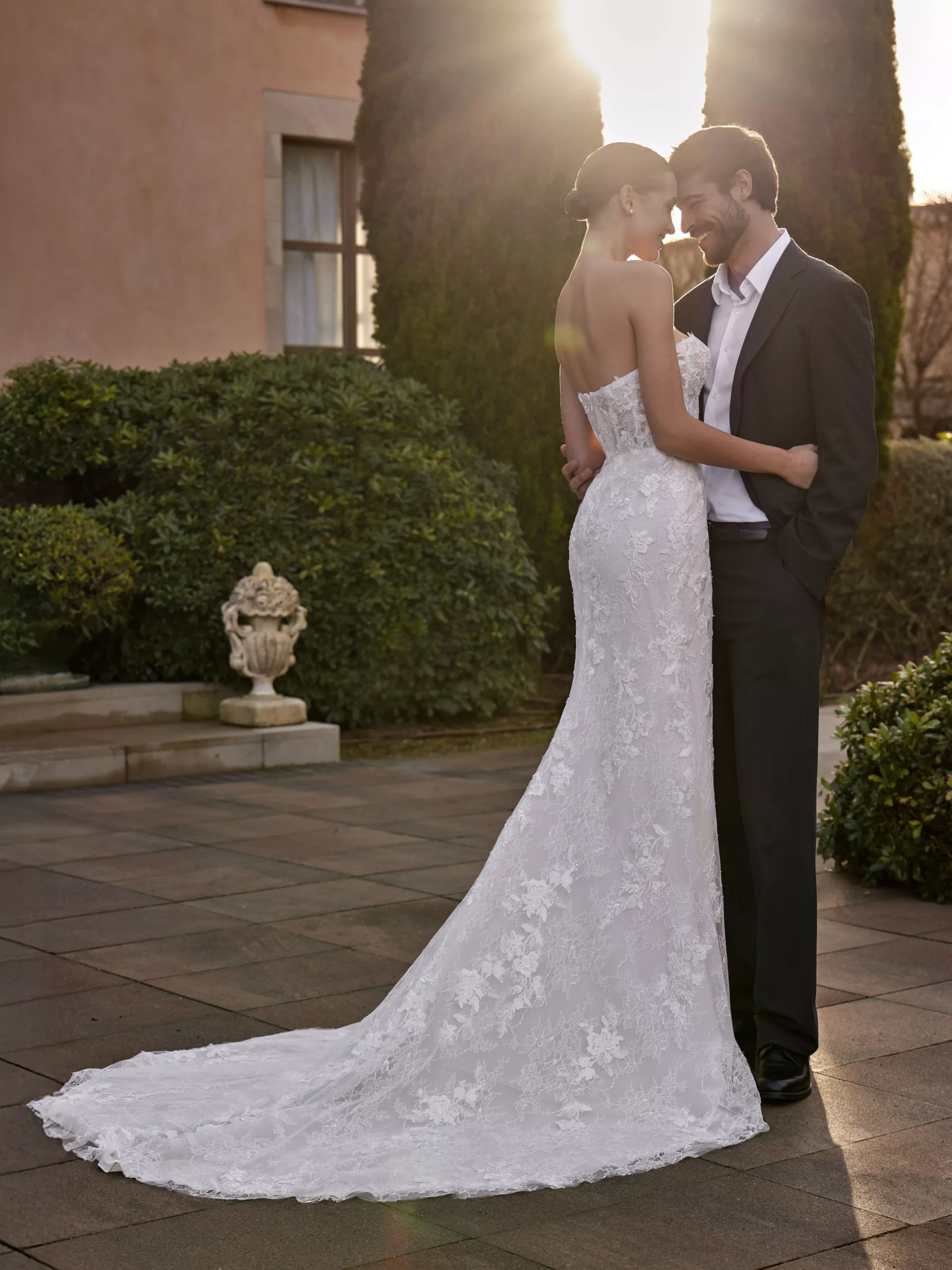 vestido-novia-lilou-whiteone-encaje-escotecorazón-espaldarecta-sedkanovias3