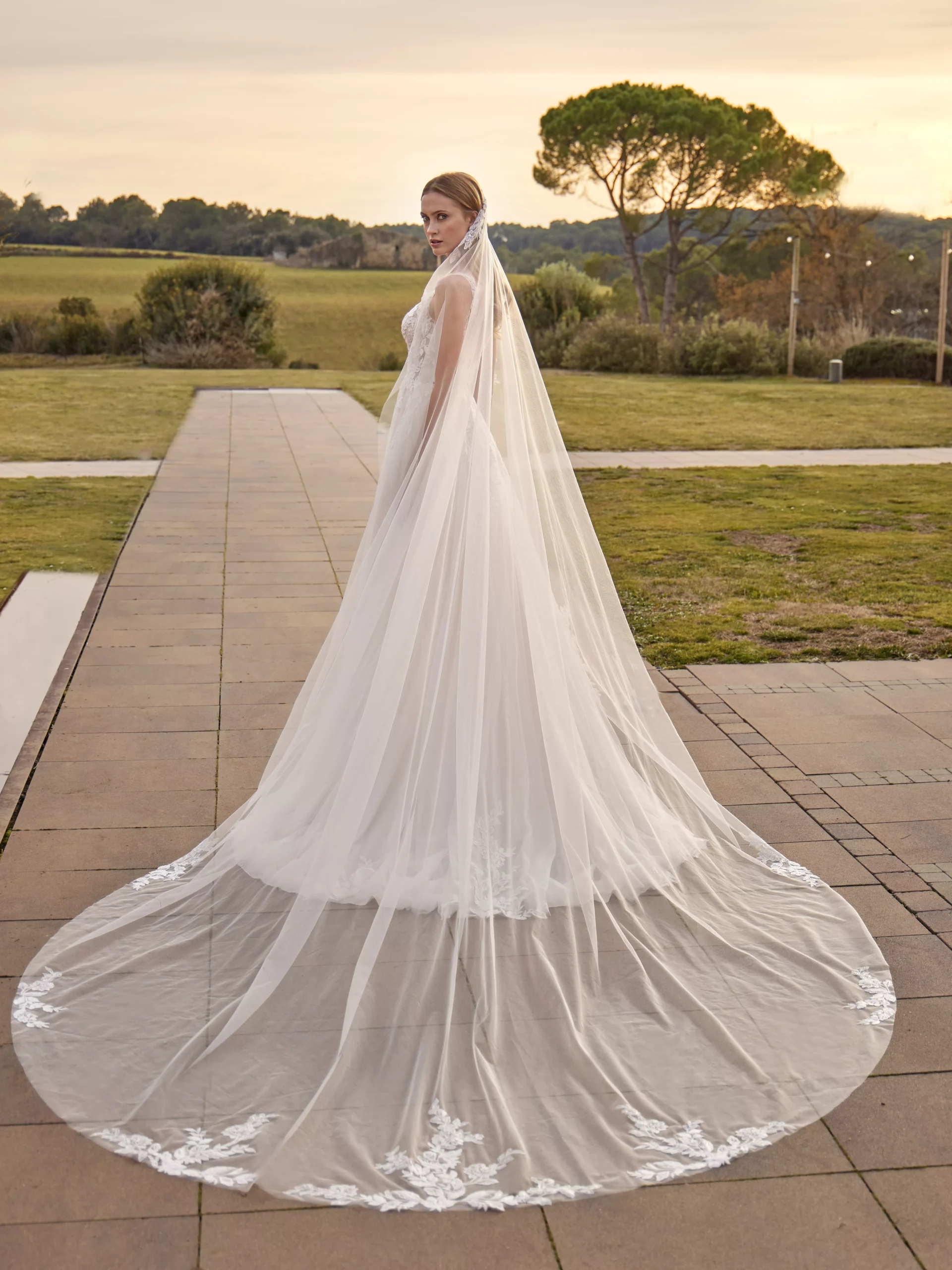 vestido-novia-lirea-whiteone-encaje-escoteenv-espaldaenv-sedkanovias3