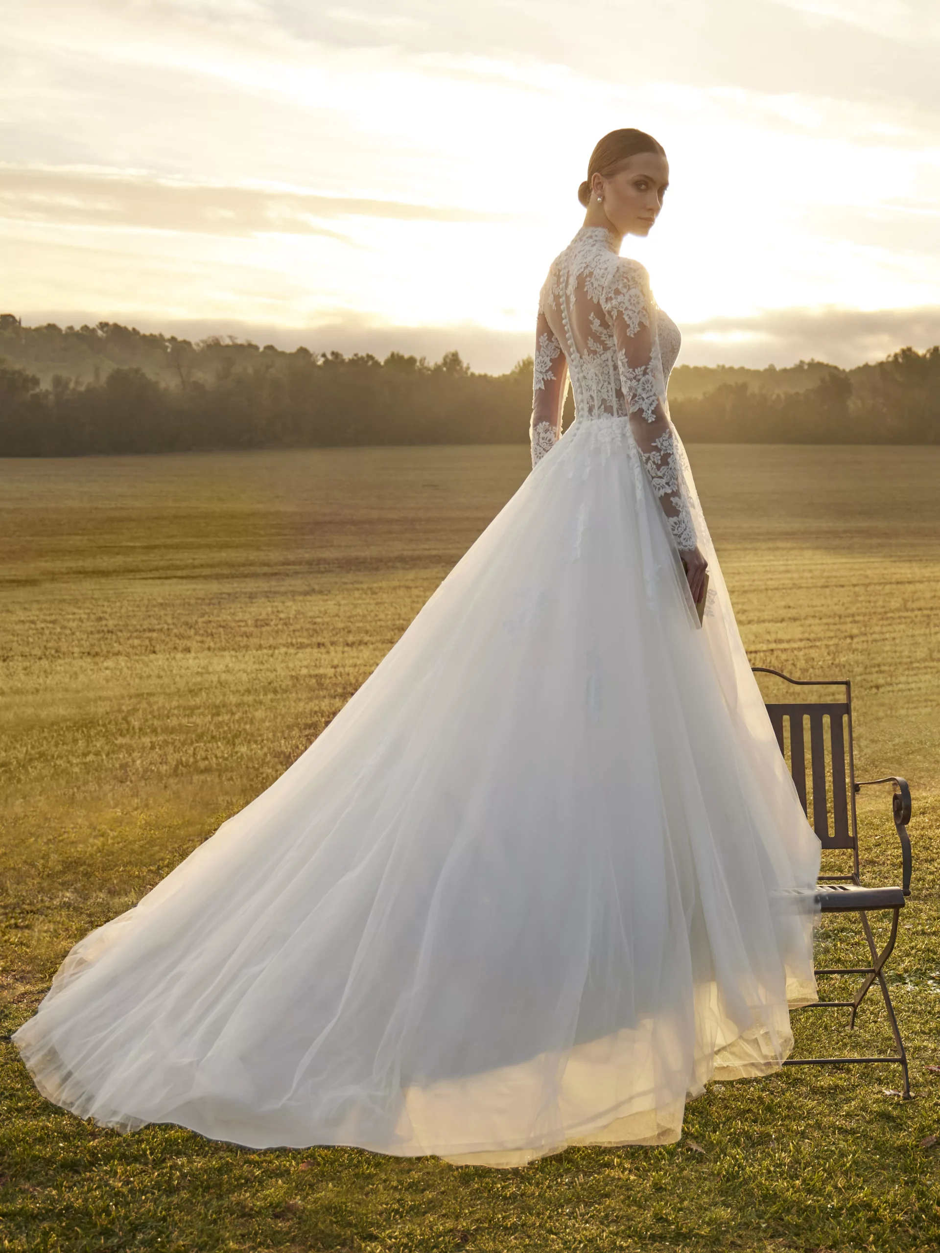 vestido-novia-marisal-whiteone-encaje-escotecerrado-espaldacerrada-sedkanovias2