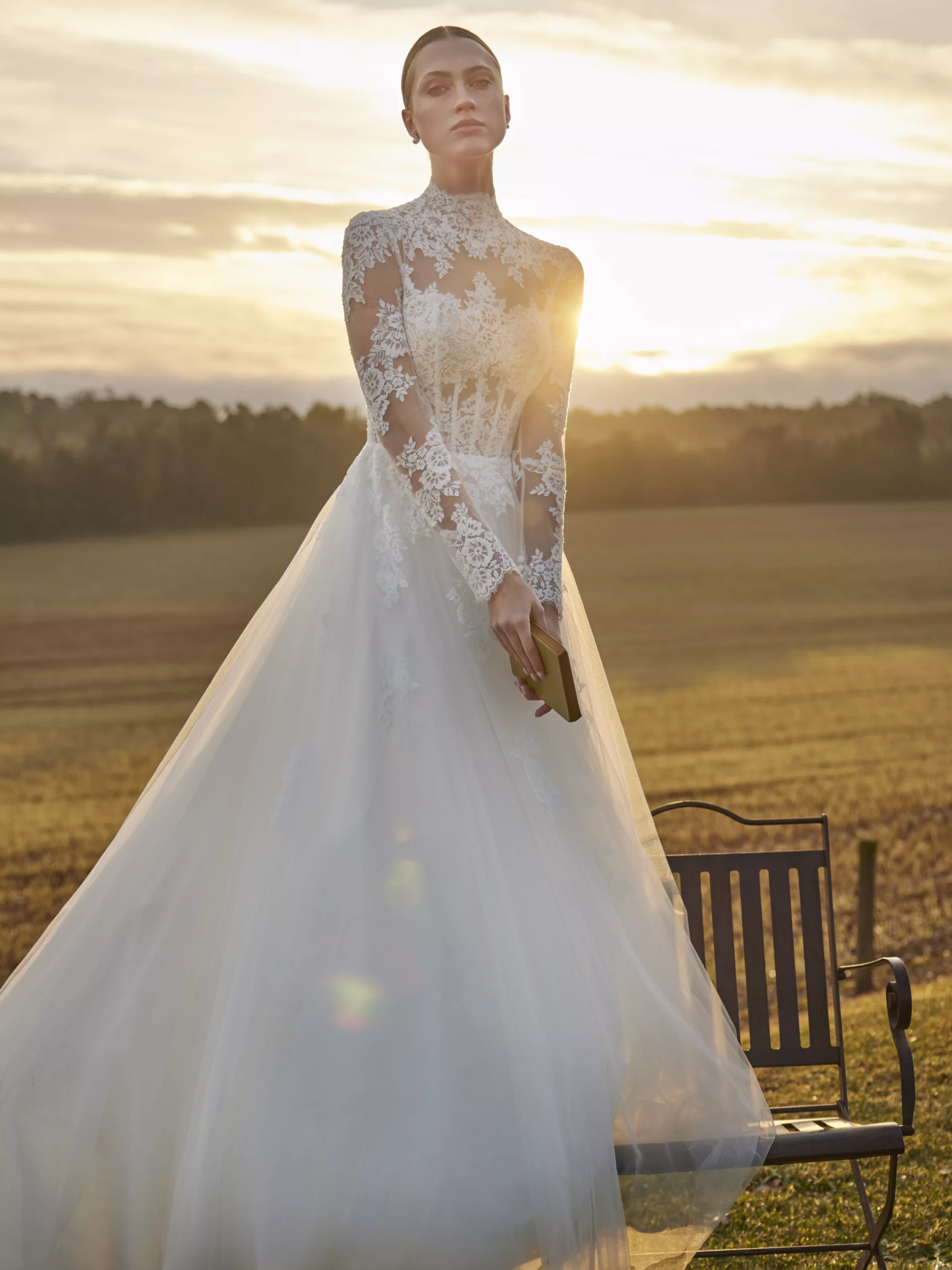 vestido-novia-marisal-whiteone-encaje-escotecerrado-espaldacerrada-sedkanovias3