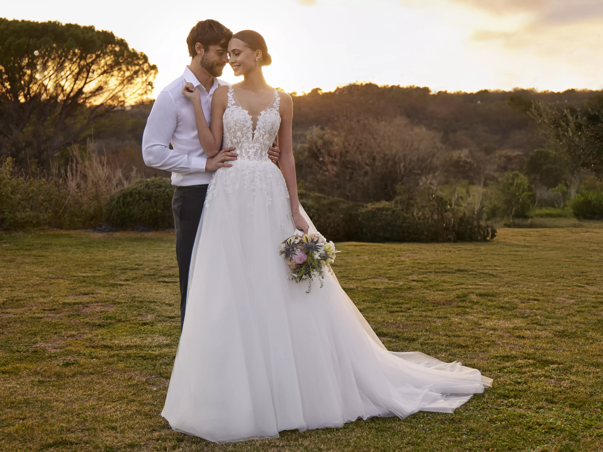 vestido-novia-melibe-whiteone-encaje-escotecorazón-espaldaenv-sedkanovias1