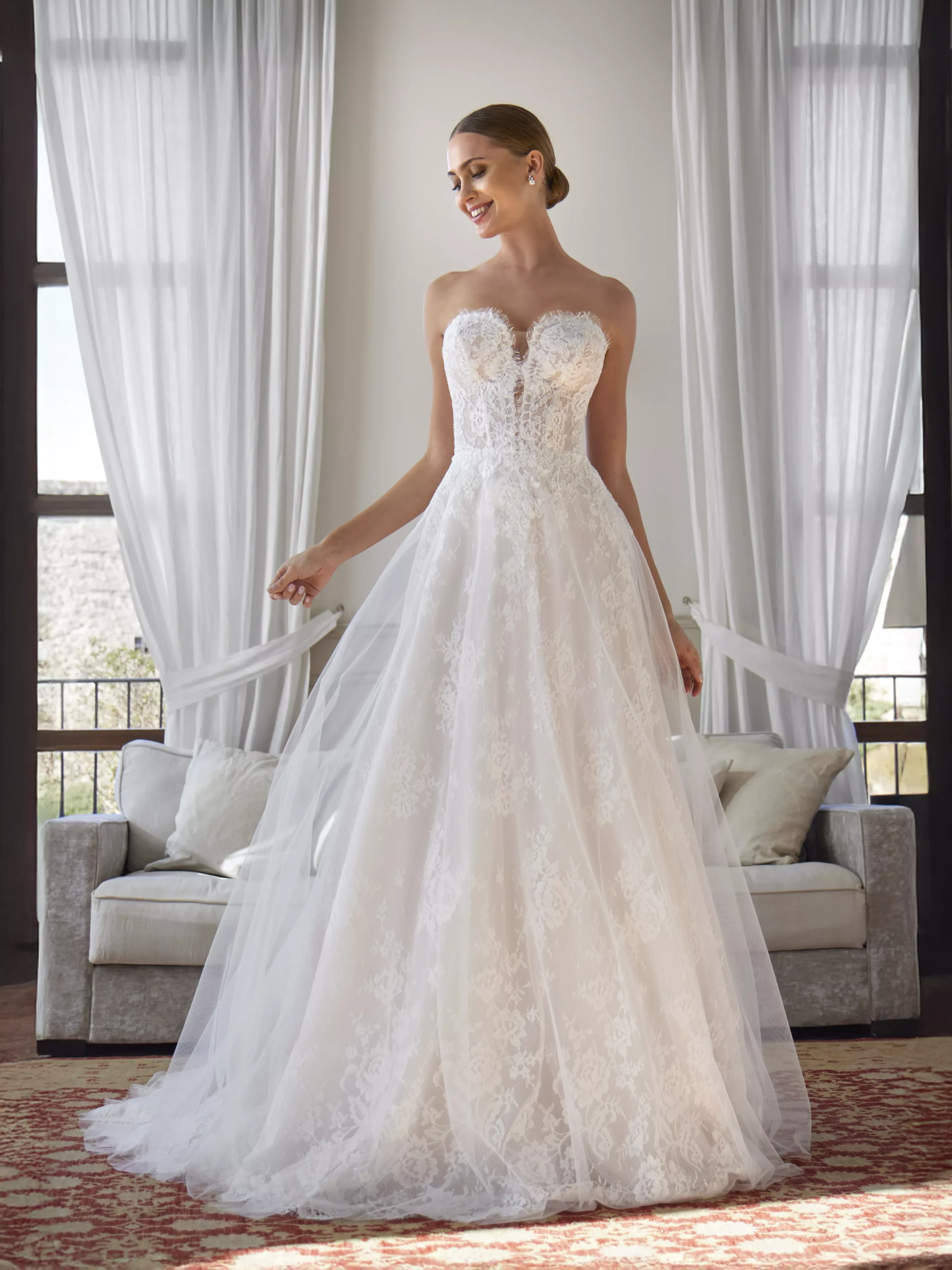 vestido-novia-nerin-whiteone-encaje-escotecorazón-espaldarecta-sedkanovias3