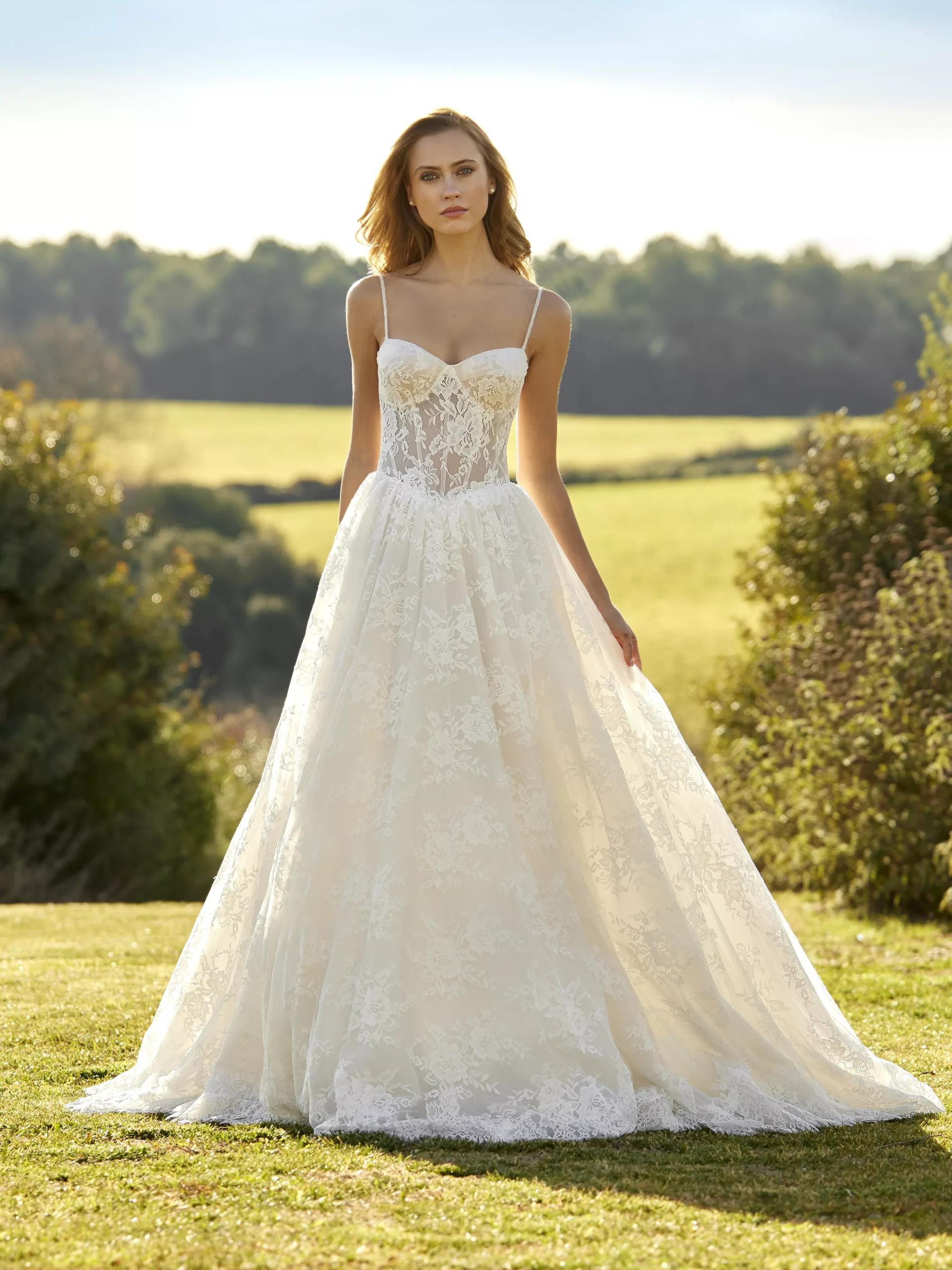 vestido-novia-nuvira-whiteone-encaje-escotecorazón-espaldarecta-sedkanovias1