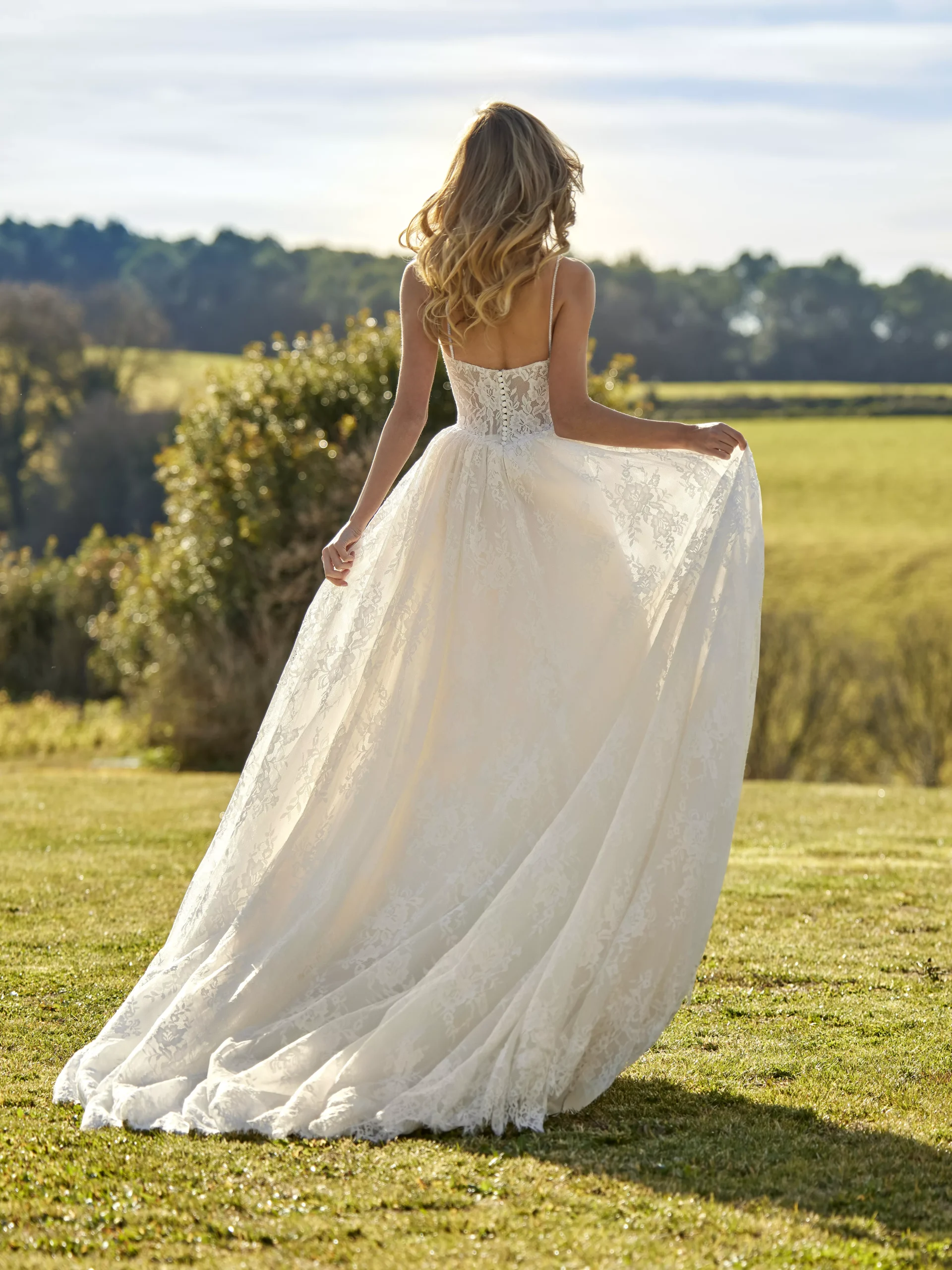 vestido-novia-nuvira-whiteone-encaje-escotecorazón-espaldarecta-sedkanovias2