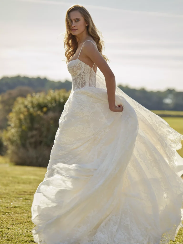 vestido-novia-nuvira-whiteone-encaje-escotecorazón-espaldarecta-sedkanovias3
