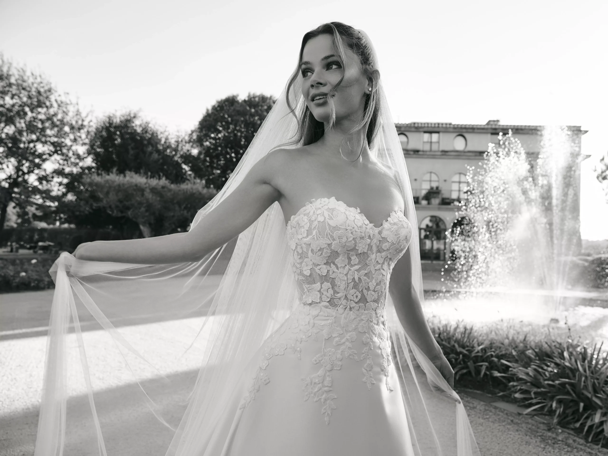 vestido-novia-ondice-whiteone-encaje-escotecorazón-espaldapalabradehonor-sedkanovias1