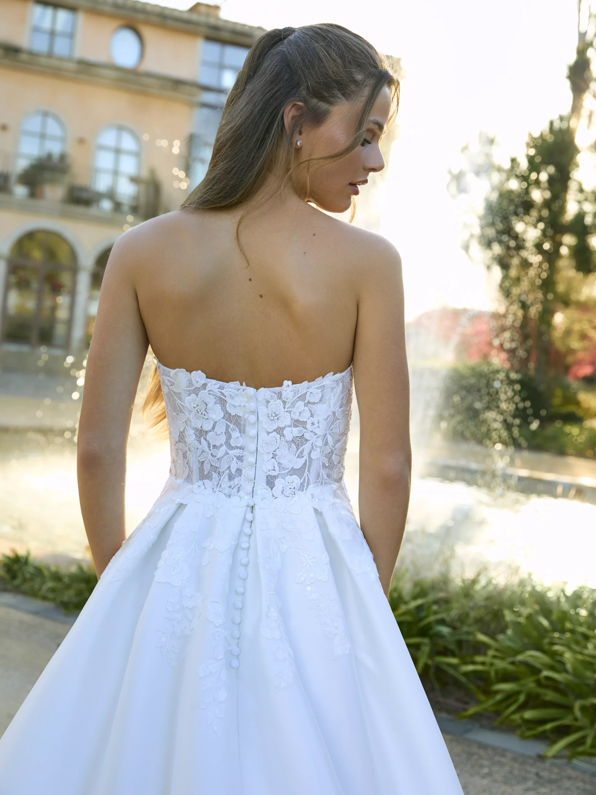 vestido-novia-ondice-whiteone-encaje-escotecorazón-espaldapalabradehonor-sedkanovias4
